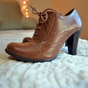 American Eagle Oxford Heel Size 8